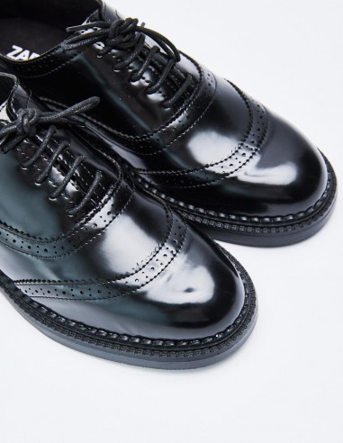 ZAPATOS OXFORD EFECTO BRILLANETE ZAPATOS OXFORD EFECTO BRILLANETE