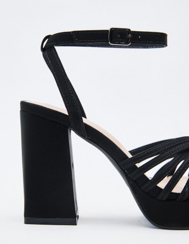 SANDALIA TACÓN EFECTO SERRAJE