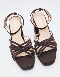 SANDALIA TACÓN EFECTO SERRAJE 2