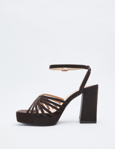 SANDALIA TACÓN EFECTO SERRAJE