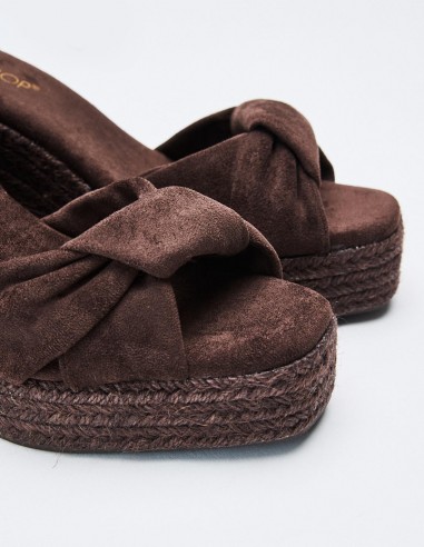 SANDALIA CUÑA EFECTO SERRAJE