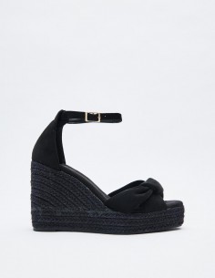 SANDALIA CUÑA EFECTO SERRAJE