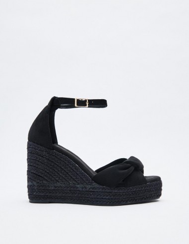 SANDALIA CUÑA EFECTO SERRAJE