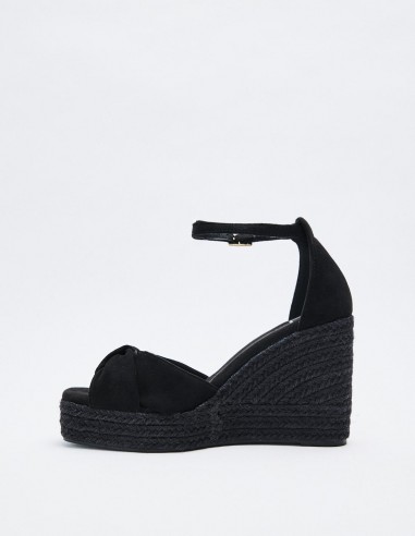 SANDALIA CUÑA EFECTO SERRAJE