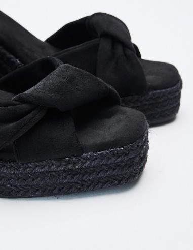 SANDALIA CUÑA EFECTO SERRAJE