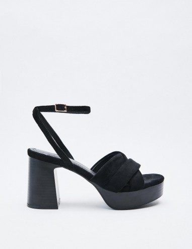 SANDALIA EFECTO SERRAJE PLATAFORMA