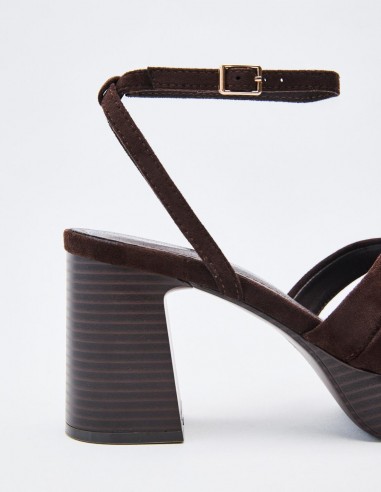 SANDALIA  EFECTO SERRAJE  PLATAFORMA