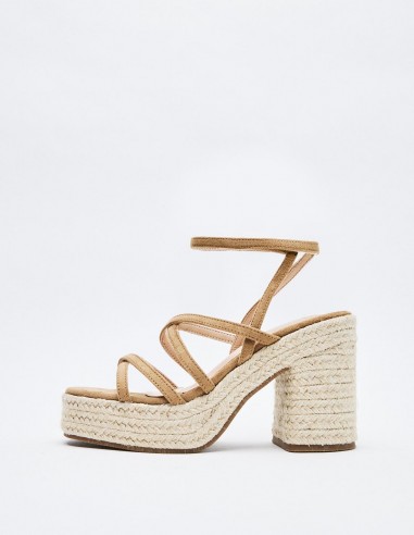 SANDALIA TACÓN YUTE