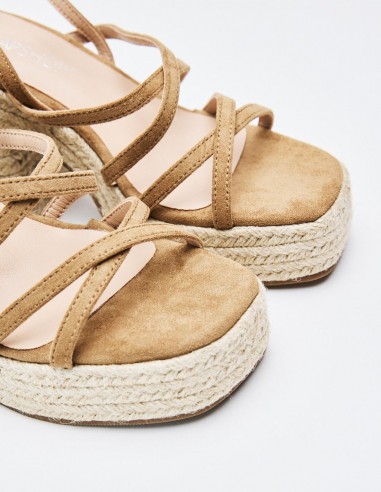 SANDALIA TACÓN YUTE