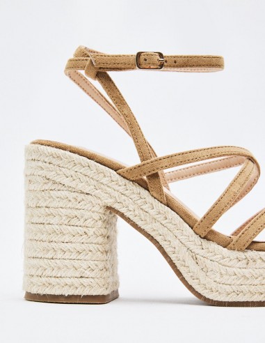 SANDALIA TACÓN YUTE