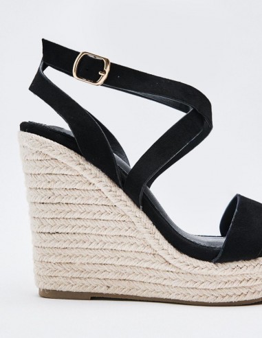 SANDALIA CUÑA  EFECTO SERRAJE