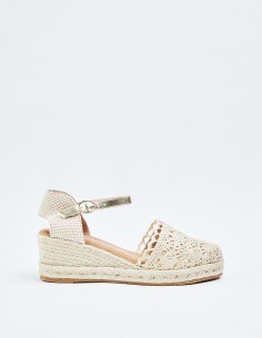 CUÑA EN EFECTO GANCHILLO