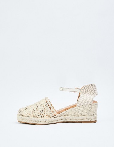 CUÑA EN EFECTO GANCHILLO