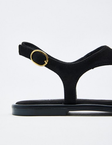 SANDALIA PLANA EFECTO SERRAJE