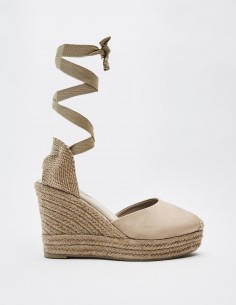 SANDALIA CUÑA EFECTO SERRAJE