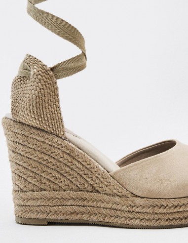 SANDALIA CUÑA EFECTO SERRAJE