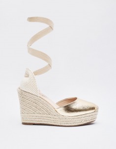 SANDALIA CUÑA METALIZADO