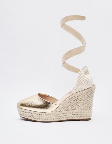 SANDALIA CUÑA METALIZADO