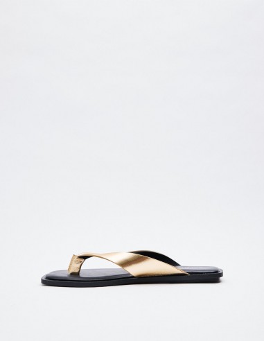 SANDALIA EFECTO PIEL PLANO