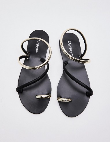 SANDALIA DETALLE METÁLICO