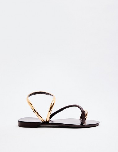 SANDALIA DETALLE METÁLICO